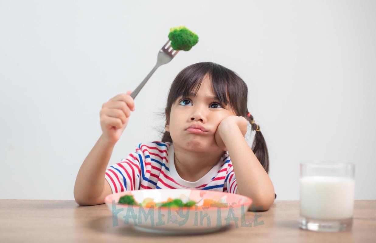 bambina che non mangia la verdura